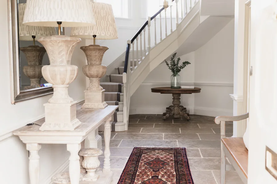 Lilla rugs in hallway